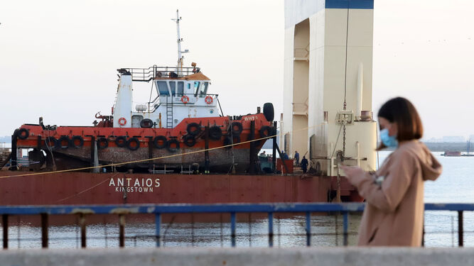 Una pontona egipcia es uno de los primeros trabajos delos nuevos gestores de los astilleros en Huelva.