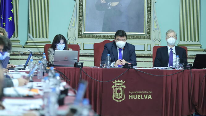 Pleno ordinario en el Ayuntamiento de Huelva