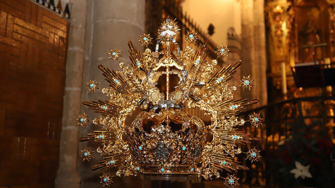 Bendecida la nueva corona de Nuestra Se&ntilde;ora de los &Aacute;ngeles
