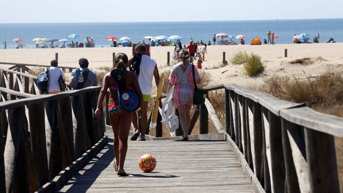La playa de Punta del Moral será una delas vigiladas por el nuevo dron este verano.