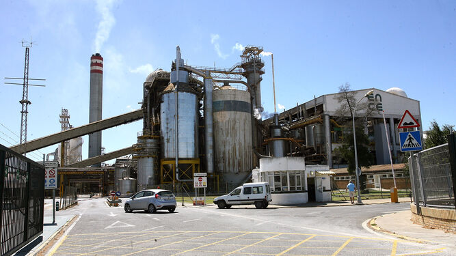 Entrada de la planta de Ence ubicada en San Juan del Puerto