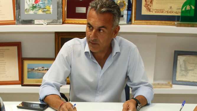 Jenaro Orta, en su despacho de la Alcaldía de Isla Cristina en una imagen de archivo