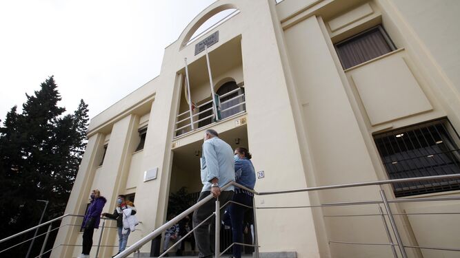 Los dos detenidos están obligados a comparecer todos los lunes y jueves en la sede judicial ayamontina