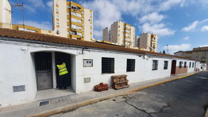 Obras en viviendas de la barriada de Pérez Cubillas