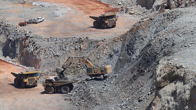 Maquinaria trabajando en las minas de Riotinto.