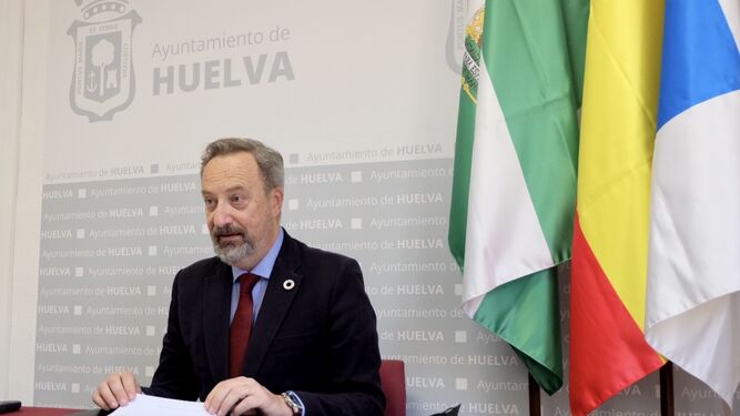 Manuel Gómez, concejal de Urbanismo, durante la rueda de prensa