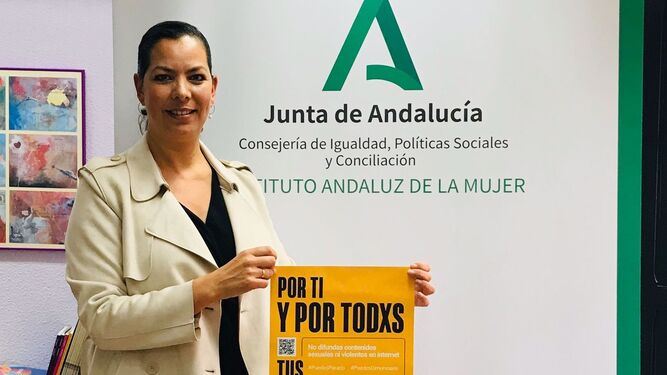 La responsable IAM en Huelva durante la presentación de la campaña
