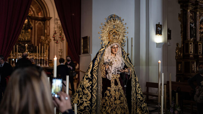 La Virgen de la Amargura luce el nuevo manto bordado de Jesús Rosado