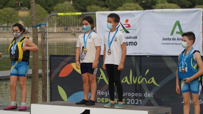 Una de las medallas de oro obtenidas por el Marïtimo de Huelva en Sevilla: