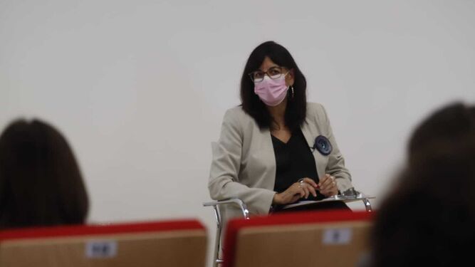 María Antonia Peña en el debate sobre los retos de la Universidad de Huelva.