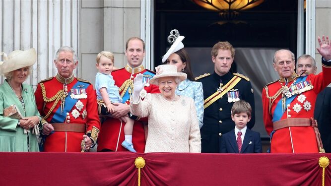 La familia real británica, en 2016, antes de que Enrique se casara con Meghan.