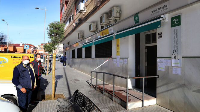 Una de las oficinas del Servicio Andaluz de Empleo en la capital onubense.