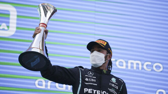 Gran Premio de España de Formula 1:  Hamilton reina en Barcelona, con Sainz séptimo y Alonso décimoséptimo