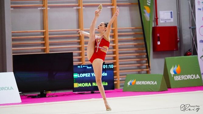 Yolanda López, una de las gimnastas del CR Colombino.