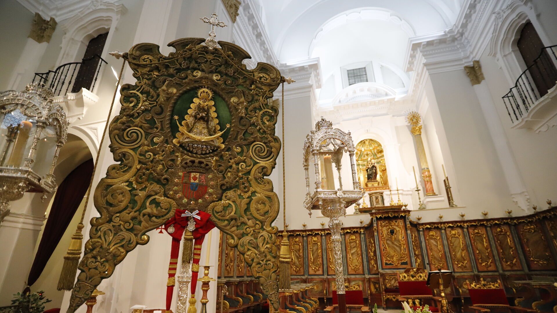 Misa en la Catedral de las hermandades del Roc&iacute;o de Huelva y Emigrantes