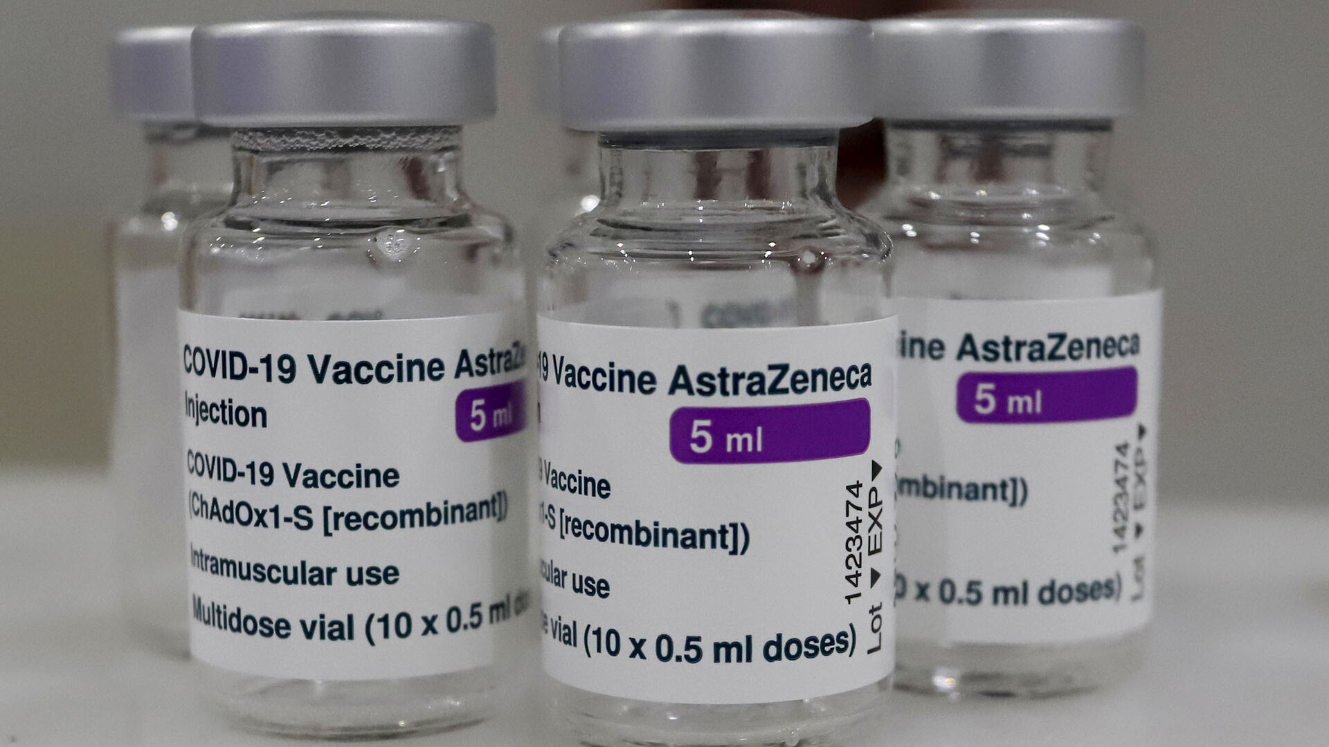 Empiezan hoy a vacunar con AstraZeneca a esenciales que recibieron la primera dosis