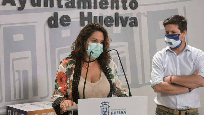 Noelia Álvarez, viceportavoz de Cs junto a Guillermo García de Longoria