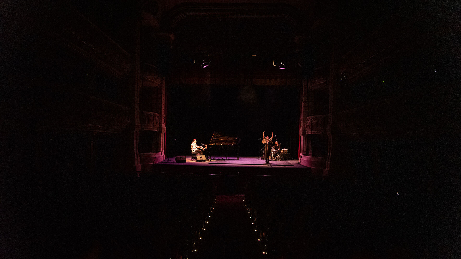 Im&aacute;genes del concierto de Dorantes en el Gran Teatro de Huelva