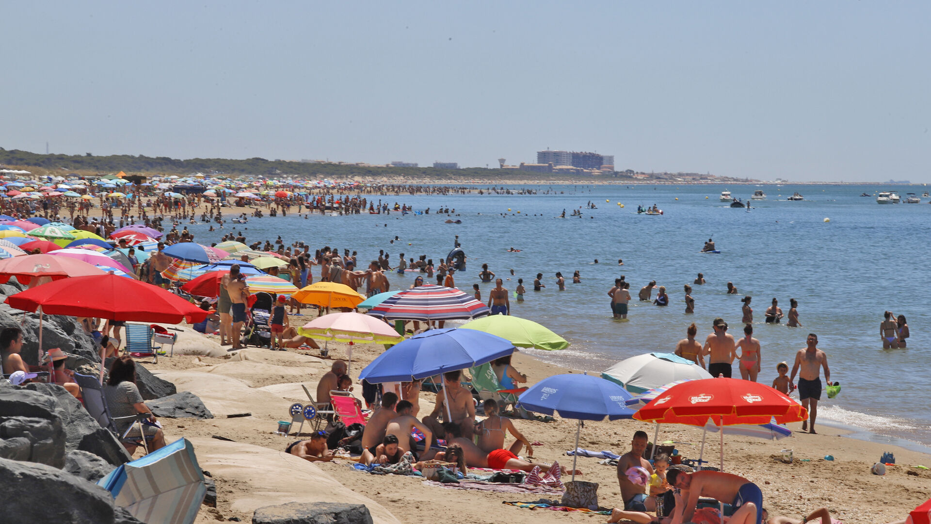 Las playas del Portil , Sol y relax en el inicio del mes de julio