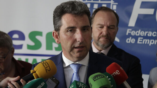 El delegado territorial de Agricultura, Ganadería y Pesca, Álvaro Burgos, en una comparecencia pública.