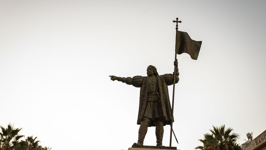 Monumento a Colón en la Plaza de las Monjas