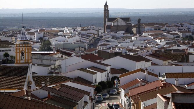 El Almendro y Villanueva de los Castillejos, dos de las localidades afectadas por la despoblación.