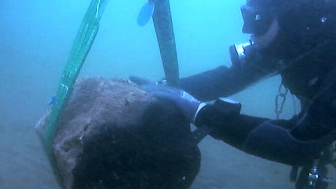 Una imagen de los trabajos arqueológicos subacuáticos en la ría del Carreras isleña.