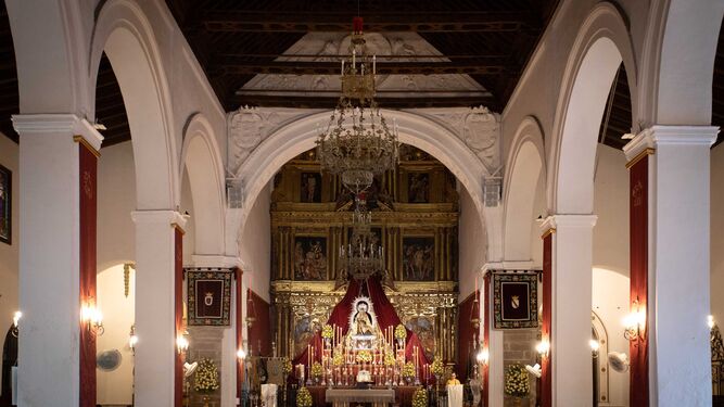 Los ayamontinos tiene un encuentro muy especial estos primeros días de septiembre con su devoción mariana en la iglesia parroquial de las Angustias en el barrio de la Ribera.