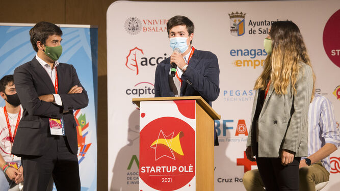 Moro, Muñoz y Fernández en la entrega del reto Iberdrola en Startup Olé