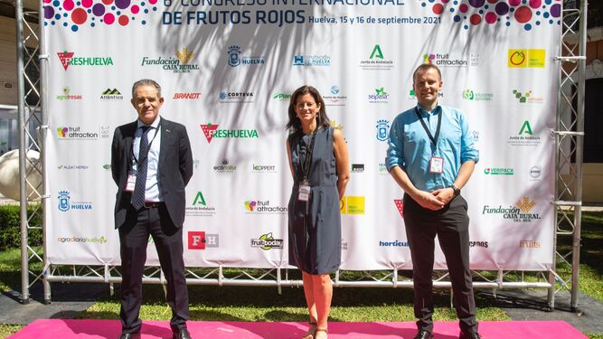 Representantes de la feria internacional Fruit Logistica en el Congreso de Frutos Rojos.