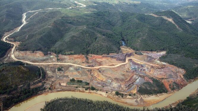 Imagen aérea de la recuperación del entorno de Sotiel Coronada.