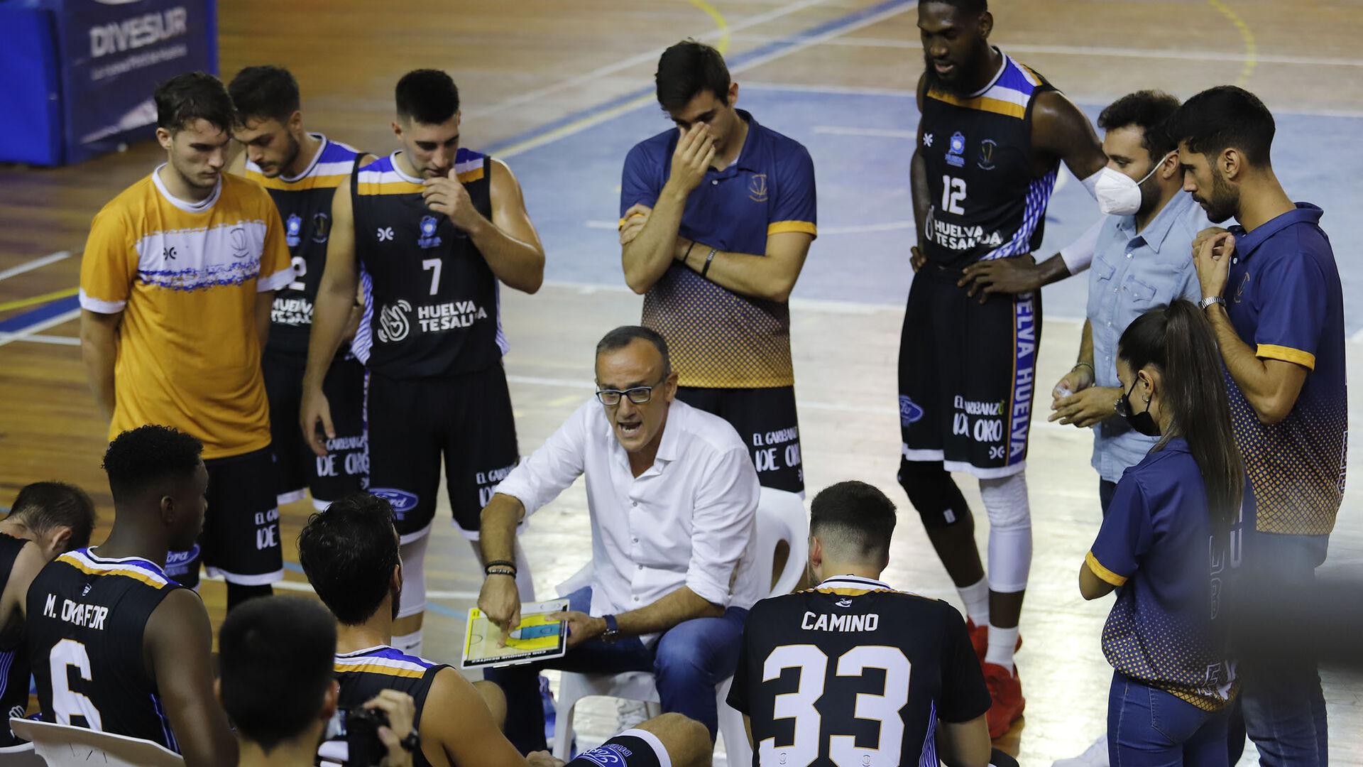 im&aacute;genes del encuentro de baloncesto entre el Huelva Comercio y el Badajoz