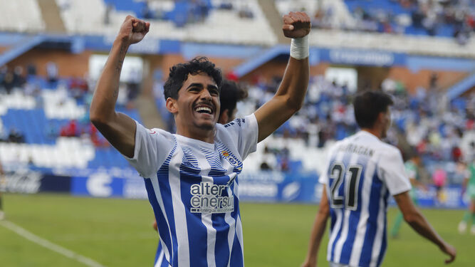 Pedro Pata celebra el tanto que anotó el pasado domingo ante el Rota en el Nuevo Colombino.