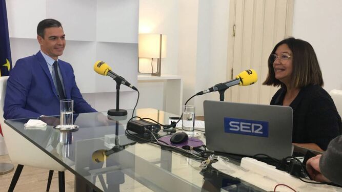 Pedro Sánchez, entrevistado por Angels Barceló para la Cadena Ser.