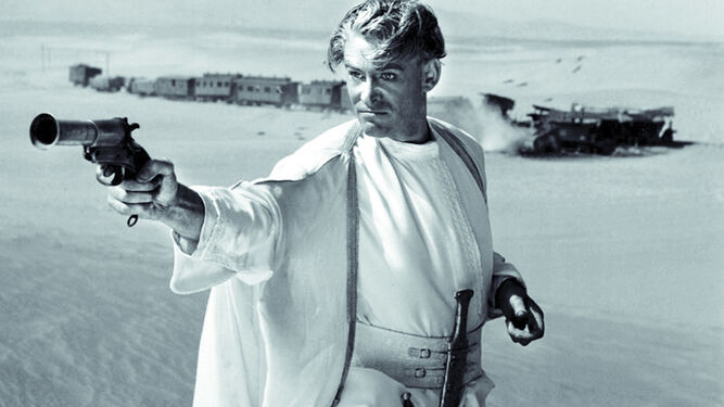 El actor Peter O'Toole en el rodaje de la película 'Lawrence de Arabia', en las Dunas de Cabo de Gata.