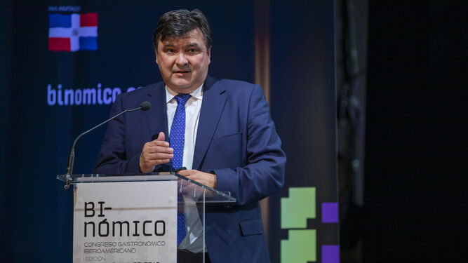 El alcalde de Huelva certificó su respaldo a la próxima edición del Binómico.