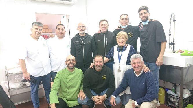 Personas que han colaborado con los almuerzos solidarios de Hisafe en los comedores sociales.
