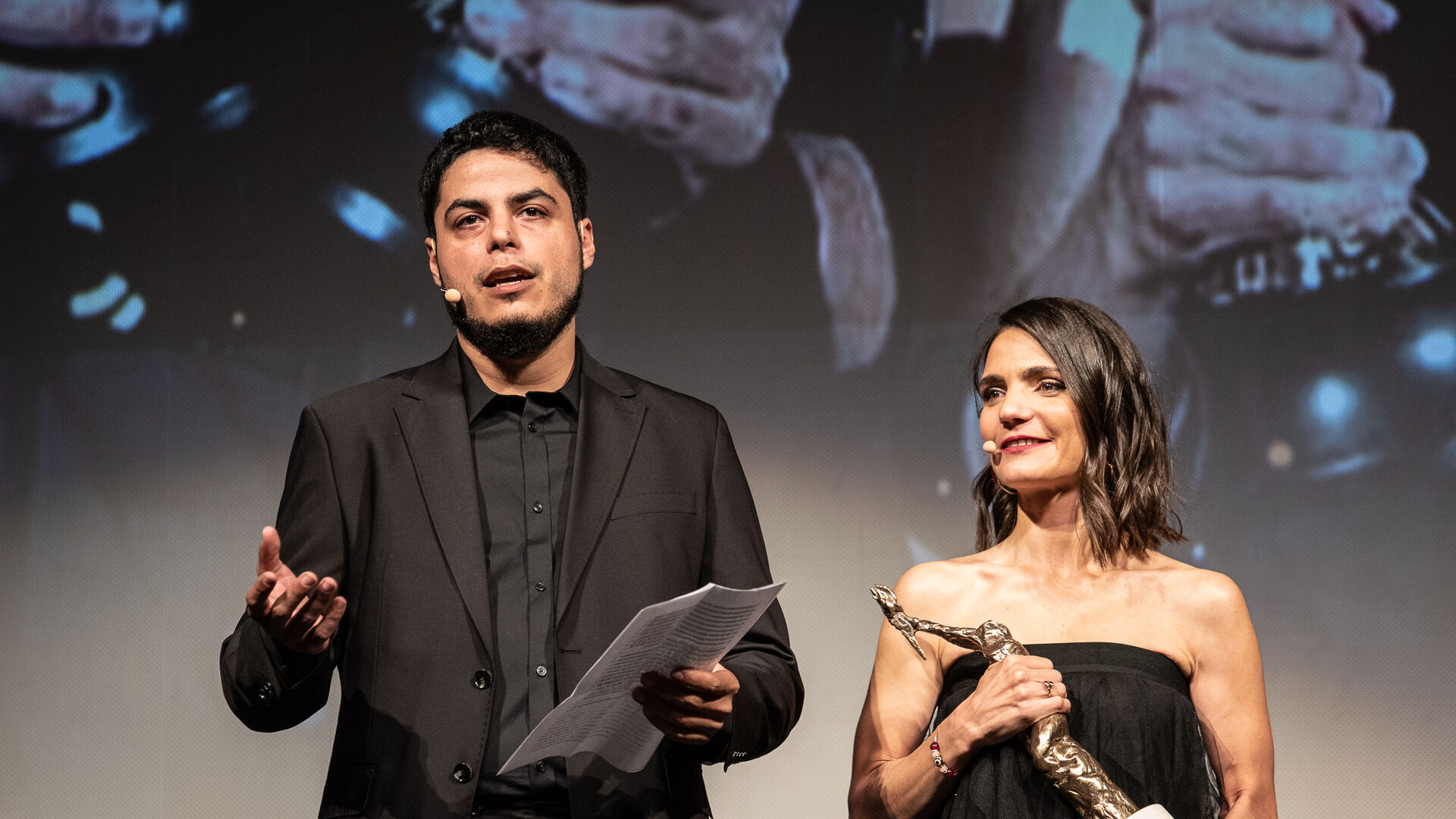 Im&aacute;genes de la entrega del Premio Luz a David Sainz y Teresa Segura
