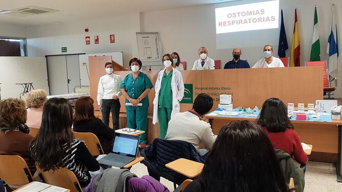 Curso sobre atención a pacientes con cánula respiratoria en el Hospital Infanta Elena.