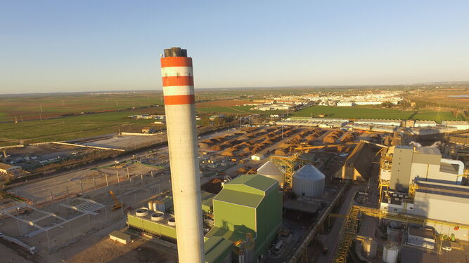 Vista aérea de la planta de Ence en San Juan del Puerto.