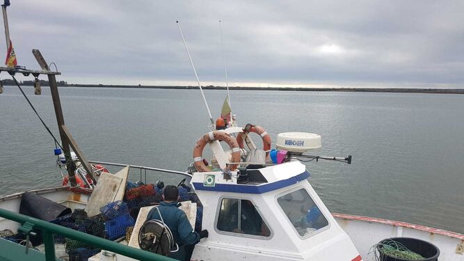 Imagen del pesquero interceptado por la Guardia Civil con el hachís a bordo.