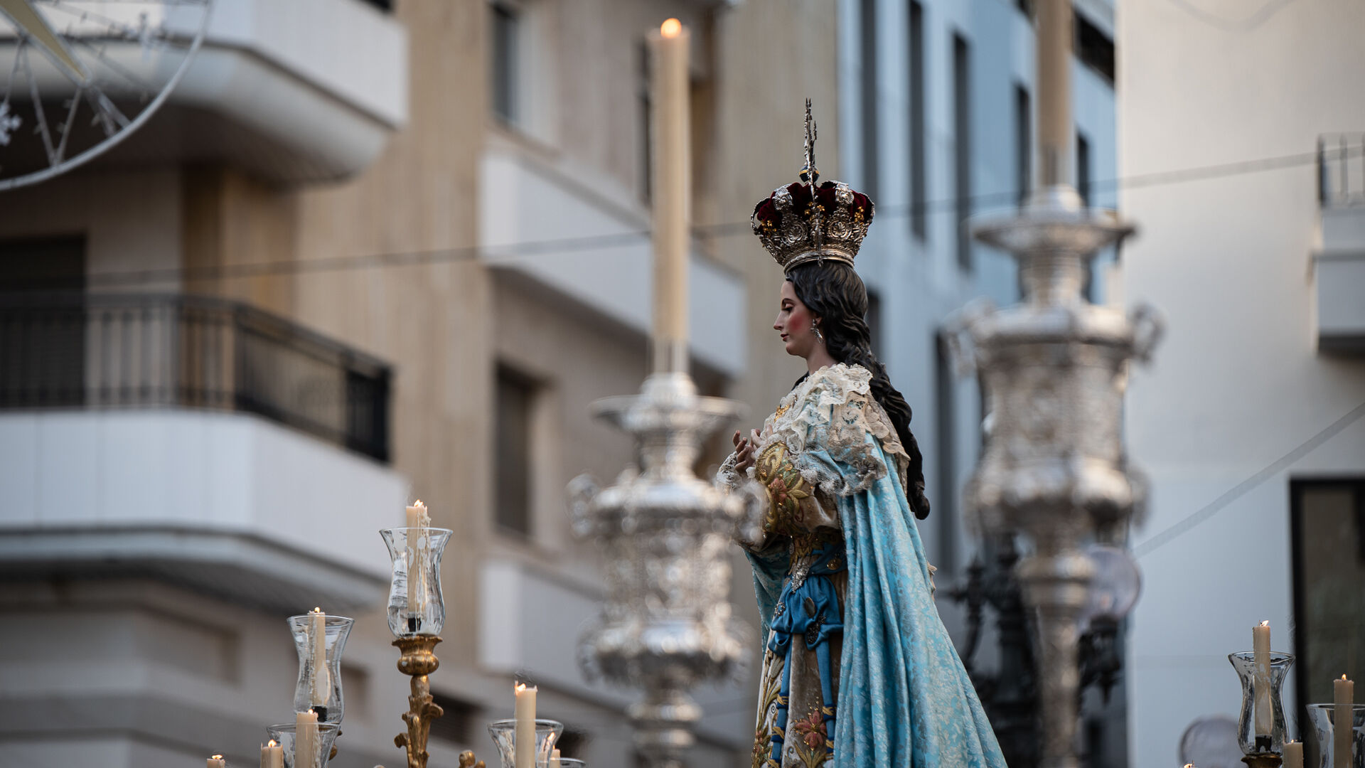 Im&aacute;genes de la Inmaculada Concepci&oacute;n procesionando por las calles de Huelva
