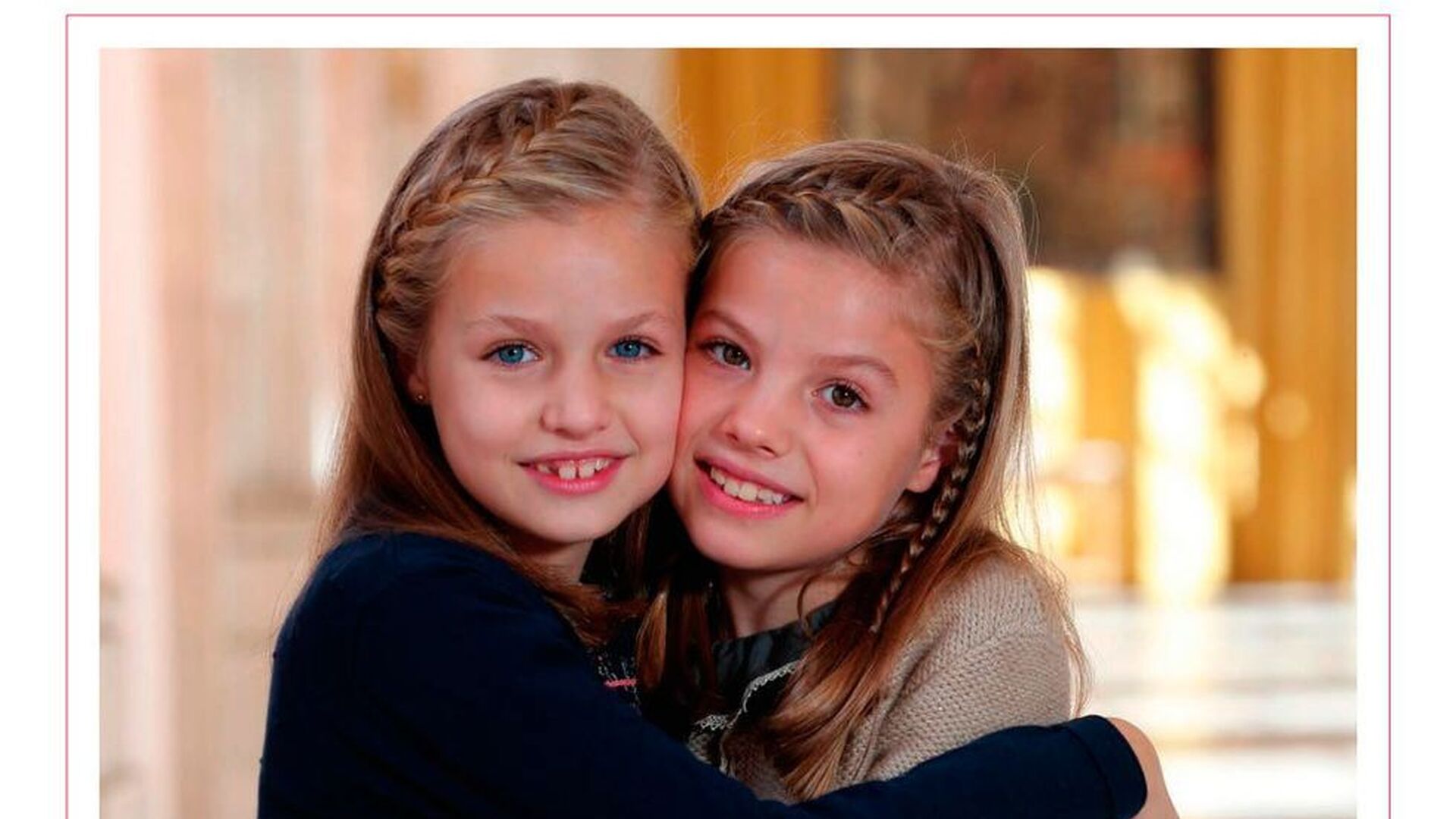 Las hijas de Don Felipe y Do&ntilde;a Letizia, protagonistas absolutas de la felicitaci&oacute;n de 2015.