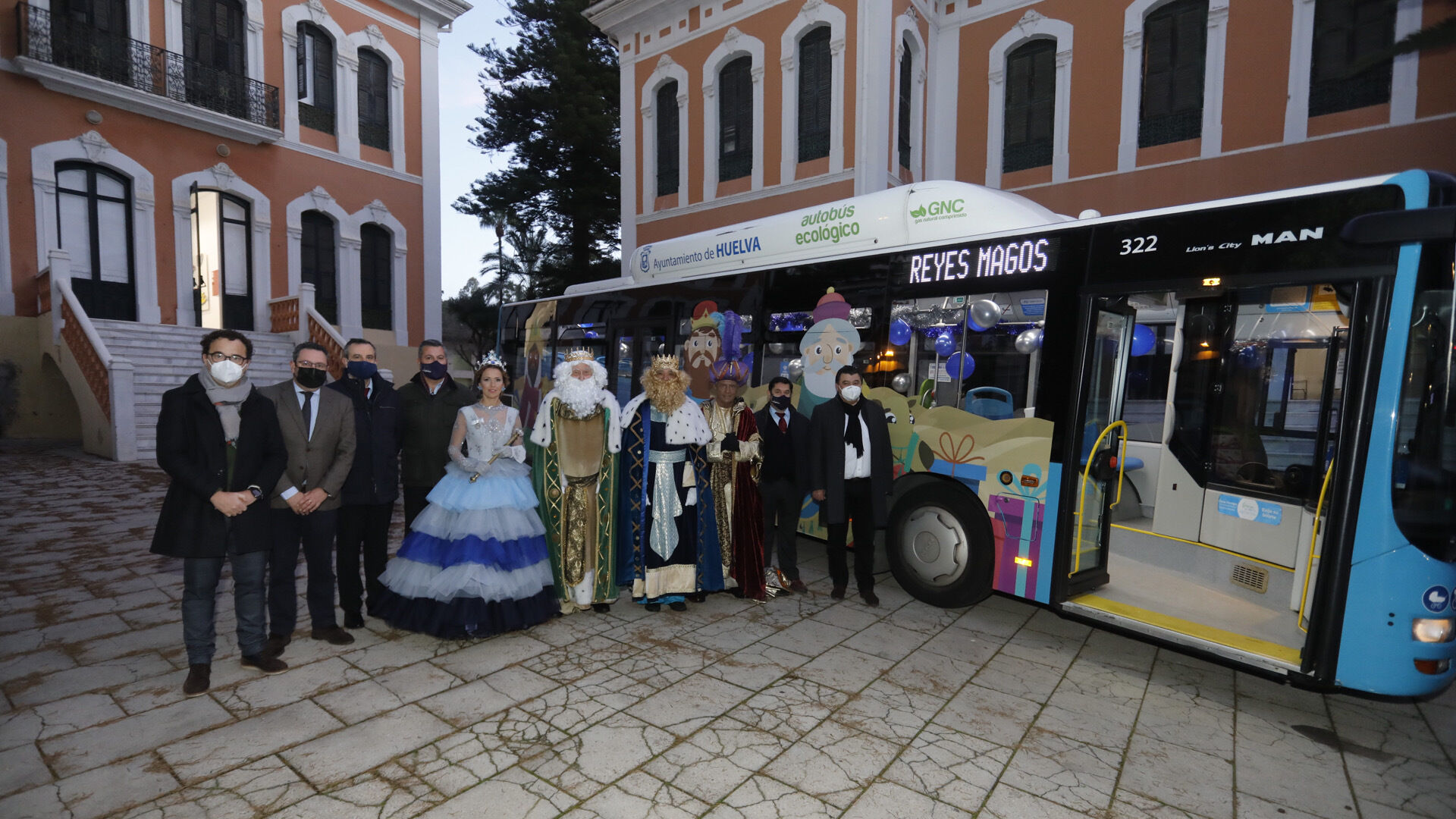 Im&aacute;genes de la visita de los Reyes Magos a los hospitales y residencias de mayores de Huelva