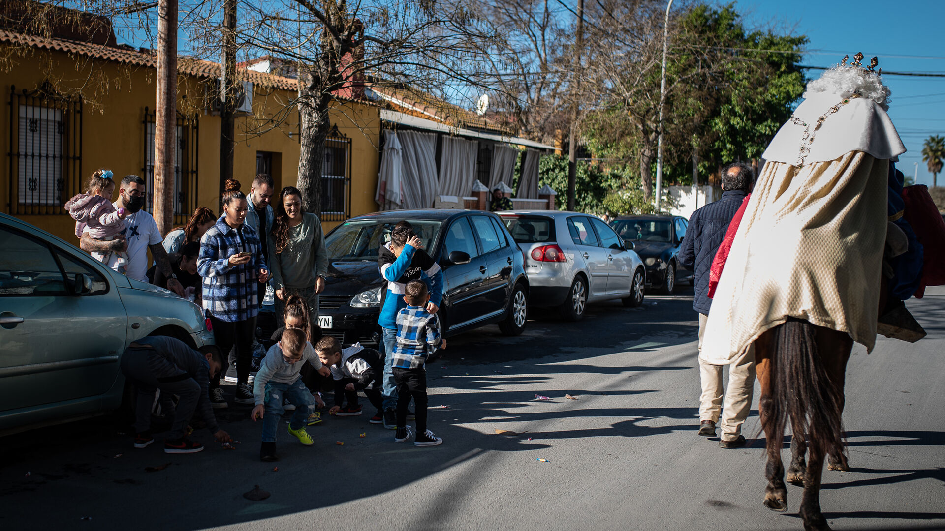 La visita de los Reyes Magos a los barrios de Huelva en im&aacute;genes