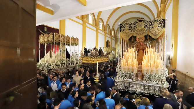 La Victoria en la iglesia del Sagrado Corazón de Jesús antes de la salida procesional de 2019.