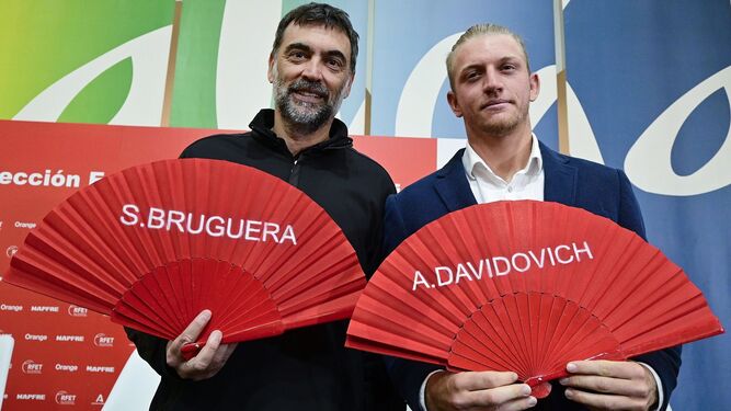 Sergi Bruguera y Alejandro Davidovich posan en el acto de presentación de la eliminatoria.