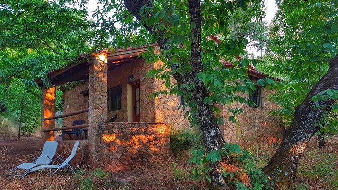 Una casa rural con jacuzzi privado y vistas a la Sierra de Aracena y Picos de Aroche