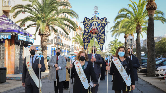 La cofradía de la Virgen de la Cabeza en Huelva celebra el XXV aniversario de su fundación.