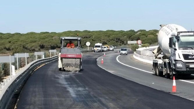 La Junta destina 900.000 euros a la mejora del firme de la A-497 que une Huelva y Punta Umbría